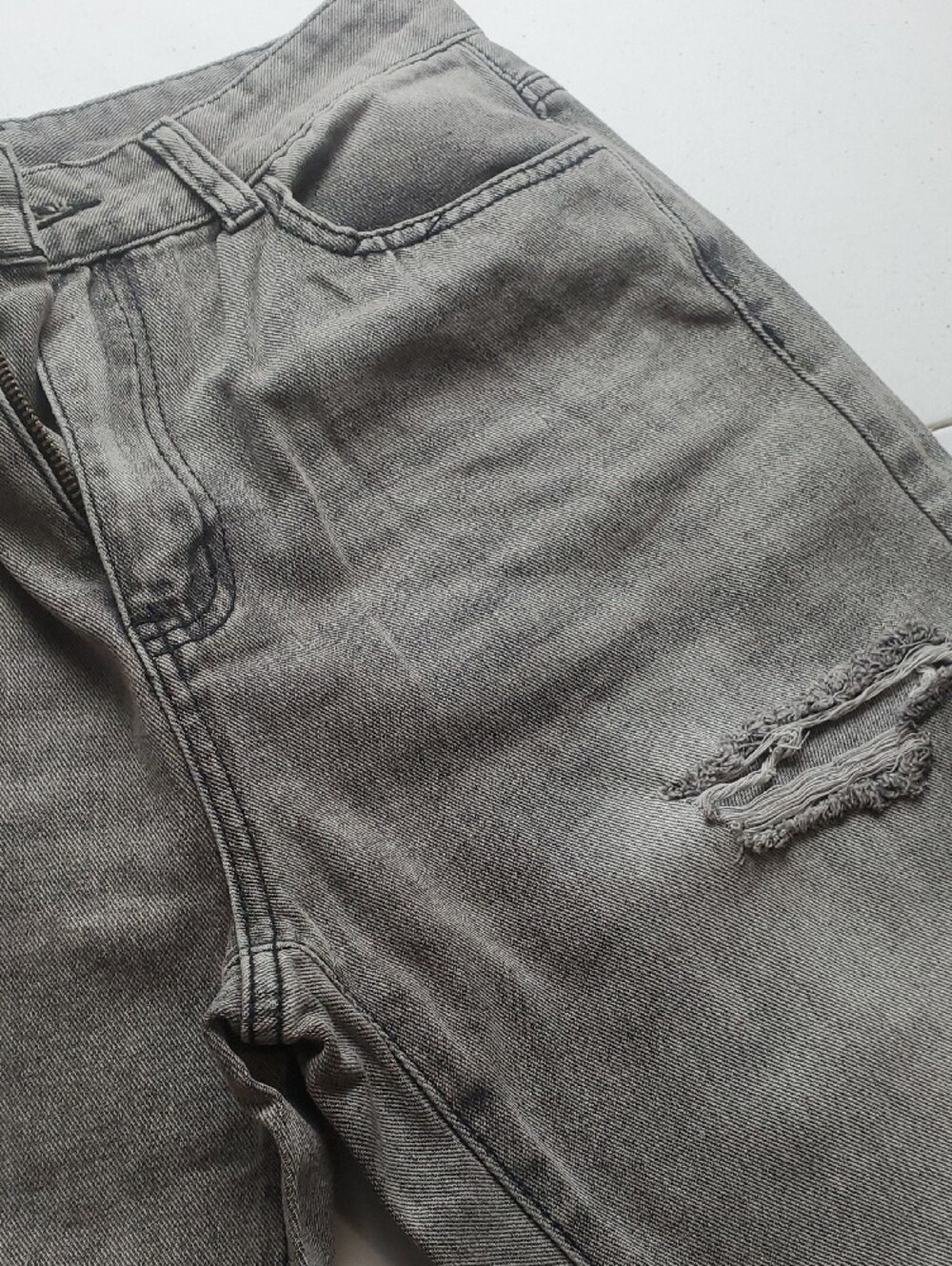 Distressed Ripped Jeans - Picture 4 of 10